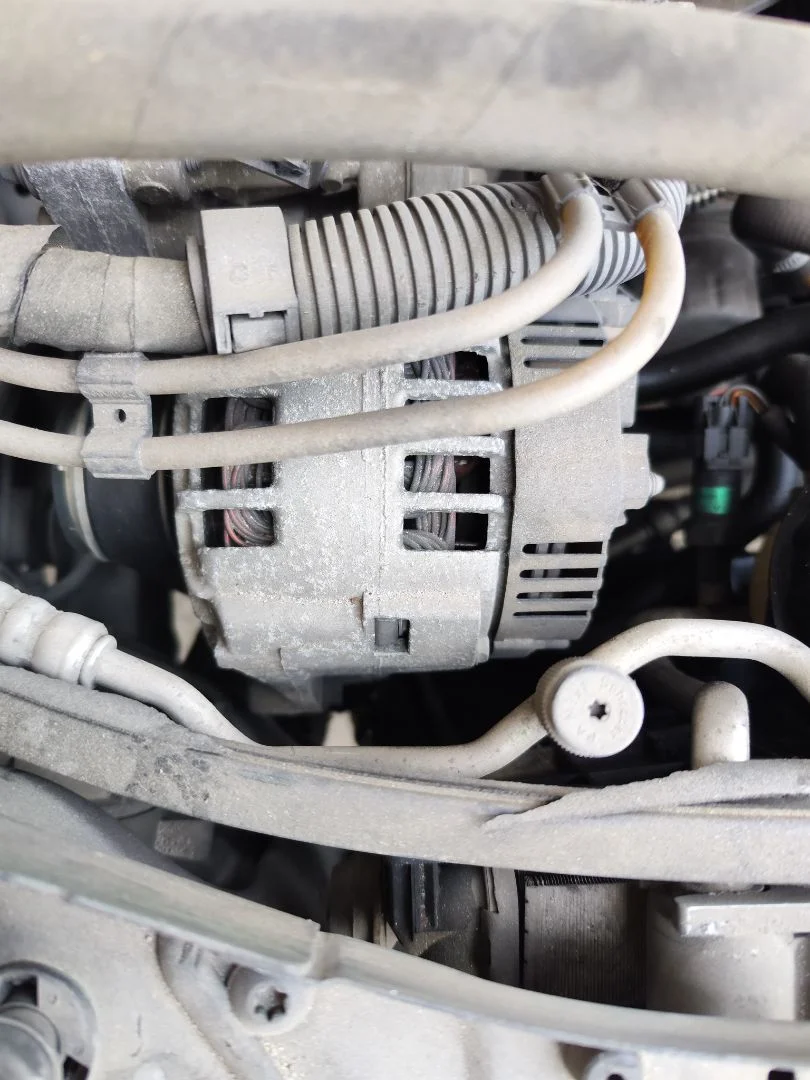 Foto de ALTERNADOR RENAULT SCENIC I (JA...) 1.9 dCi Diesel CAT (102 CV / 75 KW) referencia 8200054588