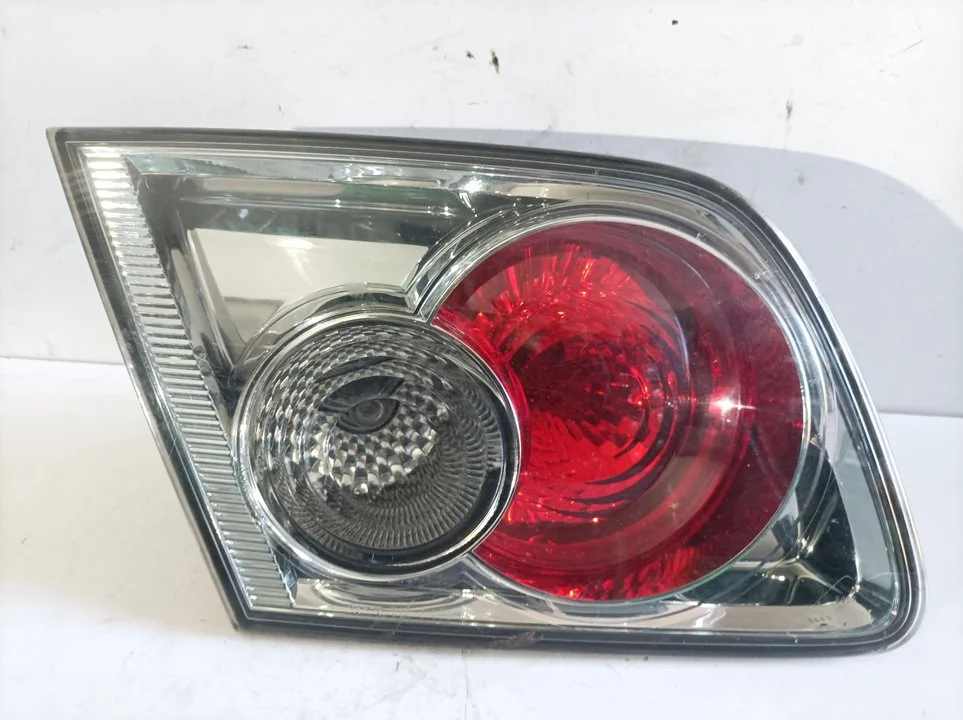 Foto de PILOTO TRASERO IZQUIERDO INTERIOR MAZDA 6 BERLINA (GG) referencia 22661980