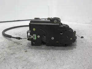Foto de CERRADURA PUERTA DELANTERA IZQUIERDA VOLKSWAGEN GOLF V (1K1)(10.2003) 2.0 TDI (140 CV / 103 KW) referencia 3D1837015