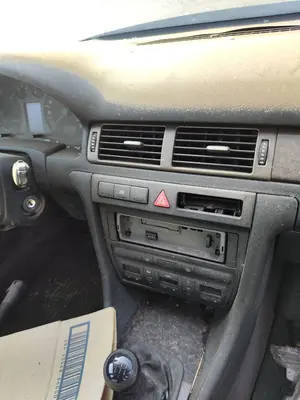 Foto de CONSOLA CENTRAL AUDI A6 BERLINA (4B2) 2.5 V6 24V TDI (150 CV / 110 KW)