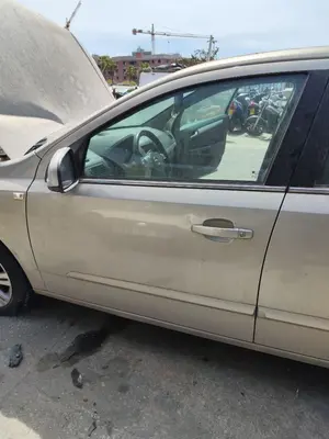 Foto de PUERTA DELANTERA IZQUIERDA OPEL ASTRA H BERLINA 1.7 16V CDTI (110 CV / 81 KW) referencia 93192036 foto 1