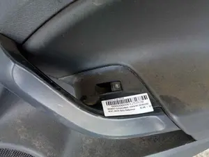 Foto de MANDO ELEVALUNAS TRASERO DERECHO SEAT IBIZA BERLINA (6J5) 1.9 TDI (105 CV / 77 KW)