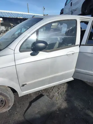 Foto de PUERTA DELANTERA IZQUIERDA CHEVROLET MATIZ 0.8 CAT (52 CV / 38 KW) referencia 96601157
