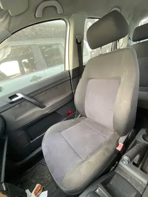 Foto de ASIENTO DELANTERO DERECHO VOLKSWAGEN POLO IV (9N3) 1.4 FSI (86 CV / 63 KW)