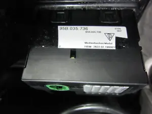 Foto de MODULO ELECTRONICO PORSCHE MACAN (95BA) referencia 95B035736 foto 2