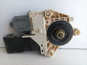 Foto de MOTOR ELEVALUNAS DELANTERO IZQUIERDO PEUGEOT 407 SW referencia 1137328125 foto 3