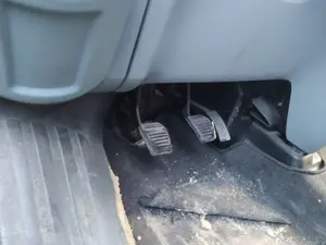 Foto de PEDAL EMBRAGUE FORD TRANSIT COMBI (TT9) 2.2 TDCi CAT (116 CV / 85 KW)