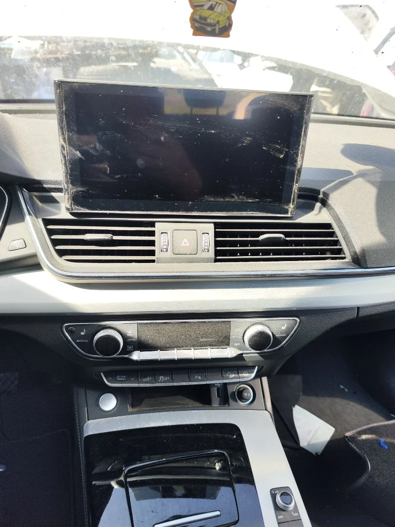 Foto de SISTEMA AUDIO / RADIO CD AUDI Q5 FYG Híbrido 220 kW (2.0 Ltr. - 195 kW TFSI) (299 CV / 220 KW) referencia 80A035043M