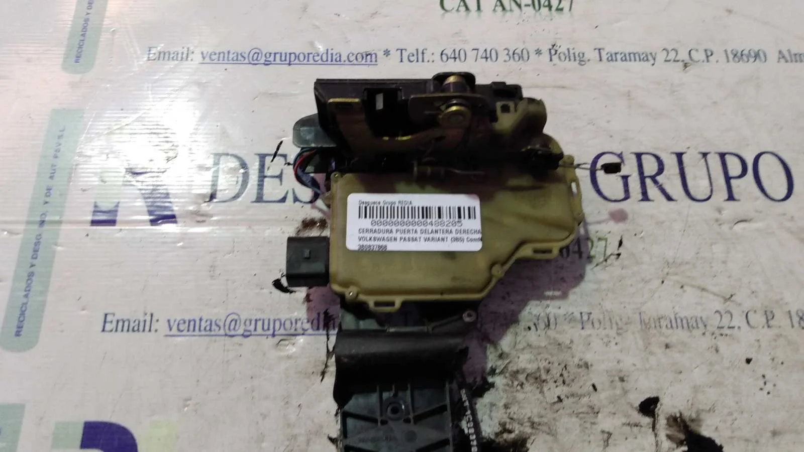 Foto de CERRADURA PUERTA DELANTERA DERECHA VOLKSWAGEN PASSAT VARIANT (3B5) referencia 3B0837868