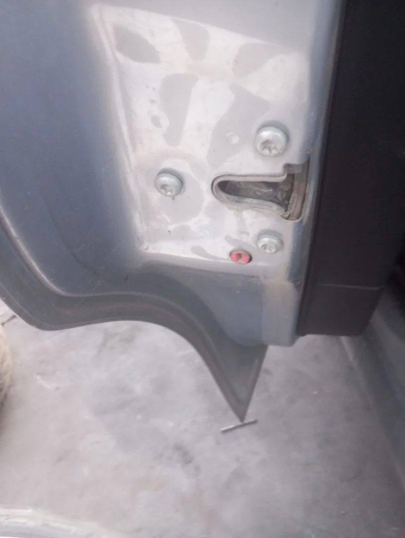Foto de CERRADURA PUERTA TRASERA IZQUIERDA OPEL ASTRA G BERLINA 1.6 CAT (Z 16 SE / L55) (84 CV / 62 KW) referencia 24414133