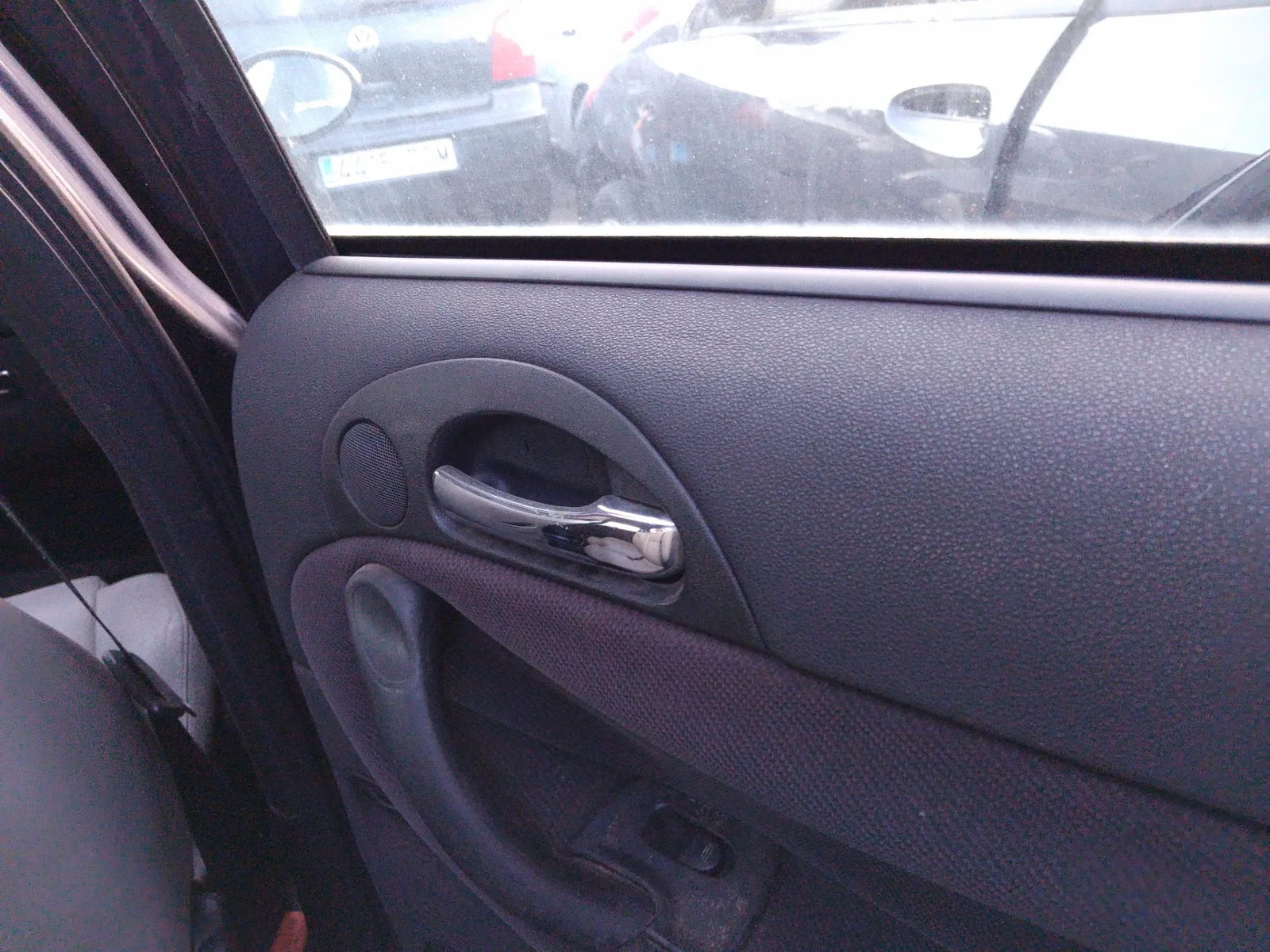 Foto de MANETA INTERIOR TRASERA IZQUIERDA ALFA ROMEO 147 (190) 1.9 JTD CAT (110 CV / 81 KW)