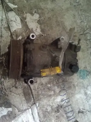 Foto de COMPRESOR AIRE ACONDICIONADO PEUGEOT 207 referencia 9651910980 foto 3