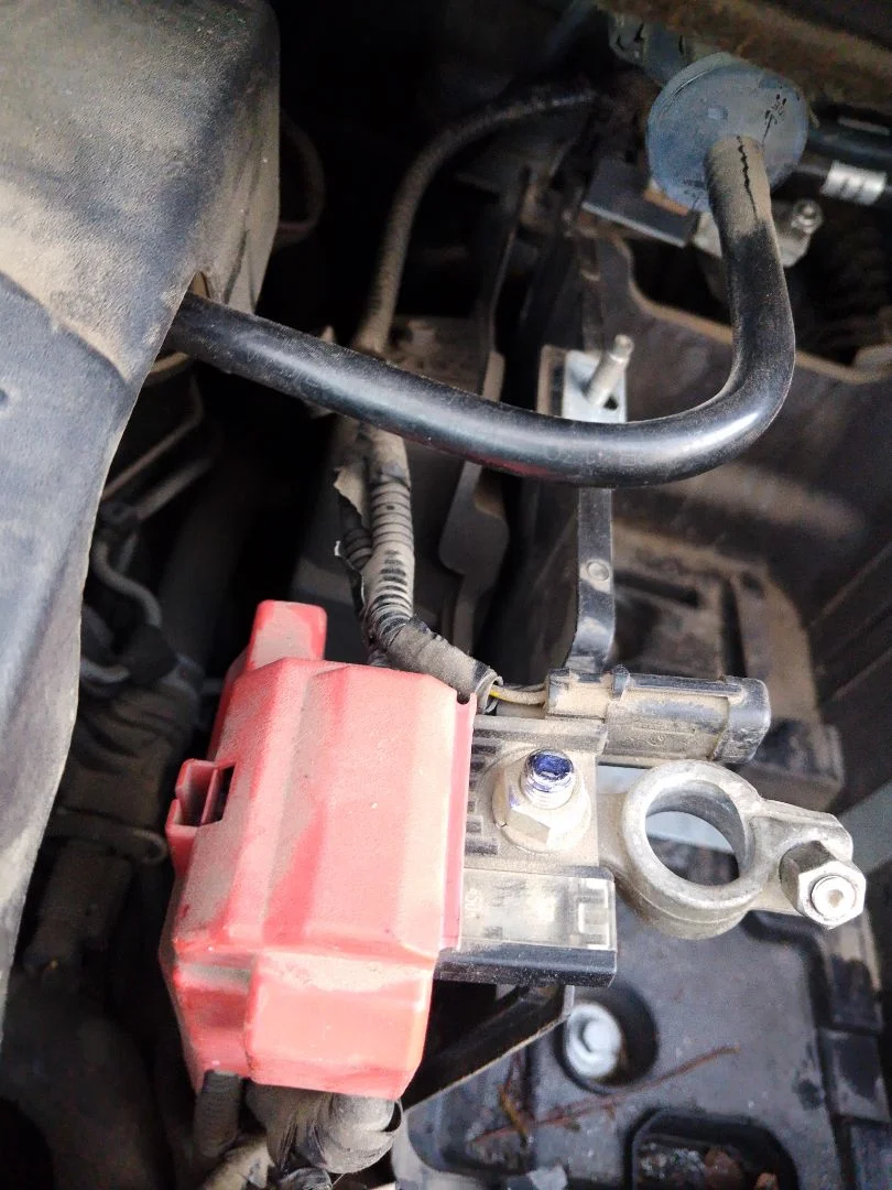 Foto de CENTRALITA MOTOR UCE FORD TRANSIT COURIER (C4A) 1.5 TDCi CAT (95 CV / 70 KW) referencia JT7112A650MF