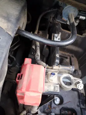 Foto de CENTRALITA MOTOR UCE FORD TRANSIT COURIER (C4A) 1.5 TDCi CAT (95 CV / 70 KW) referencia JT7112A650MF