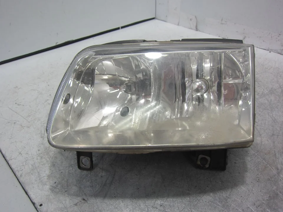Foto de FARO IZQUIERDO VOLKSWAGEN POLO III BERLINA (6N2) referencia 087641