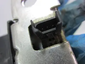 Foto de CERRADURA MALETERO / PORTON SEAT IBIZA (6L1) 1.9 TDI (101 CV / 74 KW) referencia 6L6827505A foto 3