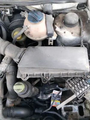 Foto de CAJA FILTRO AIRE SEAT IBIZA (6K1) 1.9 TDI (90 CV / 66 KW) referencia 6K0129607AM
