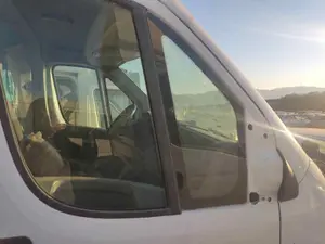 Foto de LUNA CUSTODIA DELANTERA DERECHA PEUGEOT BOXER (333/335) FURGÓN TECHO ELEVADO BAT.3450MM 2.2 HDI CAT (101 CV / 74 KW)