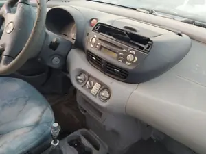 Foto de CALEFACCION ENTERA NORMAL NISSAN ALMERA TINO (V10M) 1.8 16V CAT (114 CV / 84 KW)