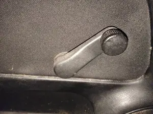 Foto de MANETA ELEVALUNAS DELANTERA IZQUIERDA VOLKSWAGEN GOLF IV BERLINA (1J1)(10.1997)
