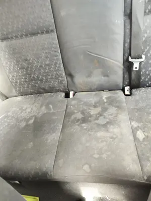 Foto de ASIENTO TRASERO MEDIO FORD FOCUS BERLINA (CAK) 1.6 16V CAT (101 CV / 74 KW) foto 2