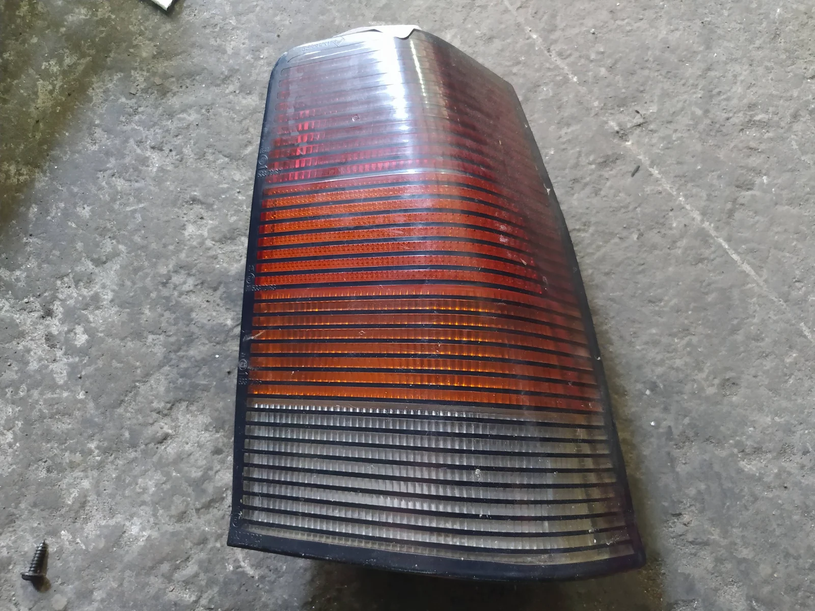 Foto de PILOTO TRASERO DERECHO OPEL KADETT E 1.6 Diesel (54 CV / 40 KW) referencia 395462