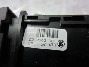 Foto de INTERRUPTOR MAZDA 3 BERLINA (BK) 1.6 CD Diesel CAT (109 CV / 80 KW) referencia BP4L664T0 foto 4