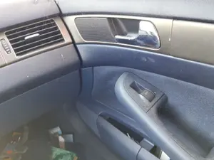 Foto de MANETA INTERIOR DELANTERA DERECHA AUDI A6 BERLINA (4B2) 1.8 20V Turbo (150 CV / 110 KW)