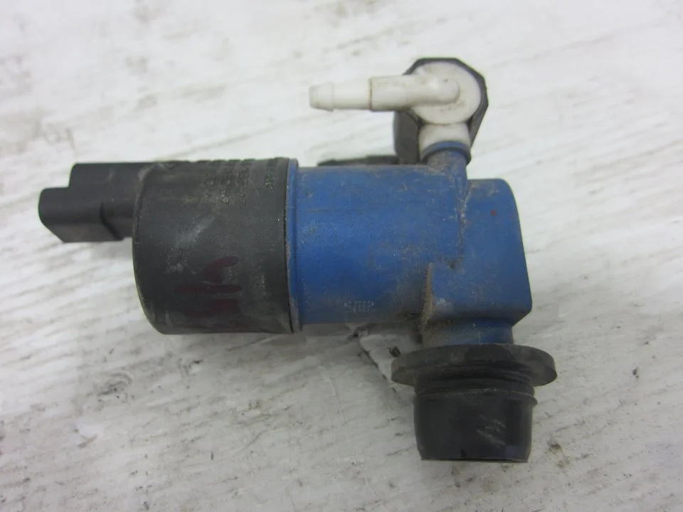 Foto de BOMBA LIMPIA RENAULT CLIO III 1.5 dCi Diesel (68 CV / 50 KW)