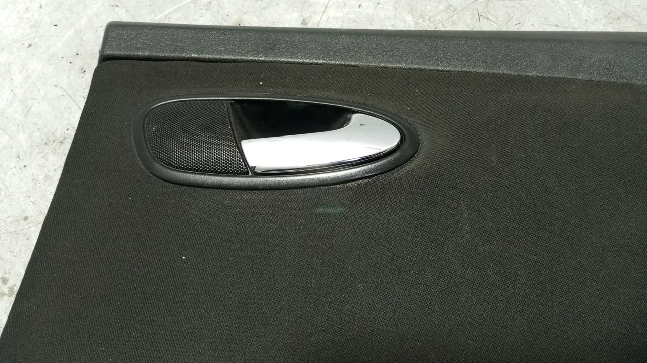 Foto de MANETA INTERIOR TRASERA DERECHA SEAT LEON (1P1) 2.0 TDI (170 CV / 125 KW) referencia 5P0837114