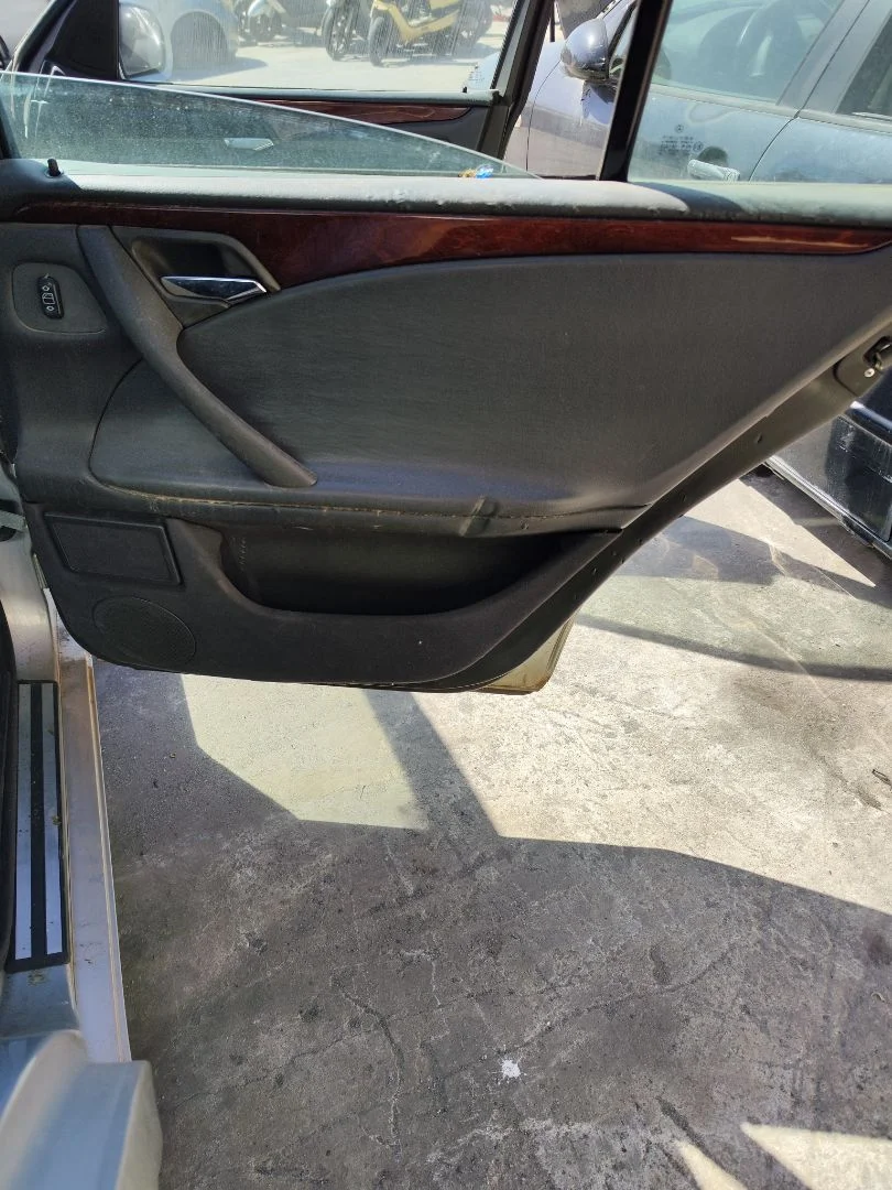 Foto de GUARNECIDO PUERTA TRASERA DERECHA MERCEDES-BENZ CLASE E (BM 210) BERLINA 2.2 CDI CAT (143 CV / 105 KW) referencia A2107372671 9C73
