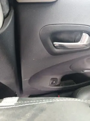Foto de MANDO ELEVALUNAS TRASERO DERECHO CITROEN C3 PICASSO 1.6 16V (120 CV / 88 KW)