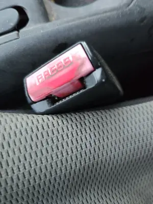 Foto de PRETENSOR AIRBAG IZQUIERDO CITROEN C4 BERLINA 1.6 16V HDi FAP (109 CV / 80 KW)