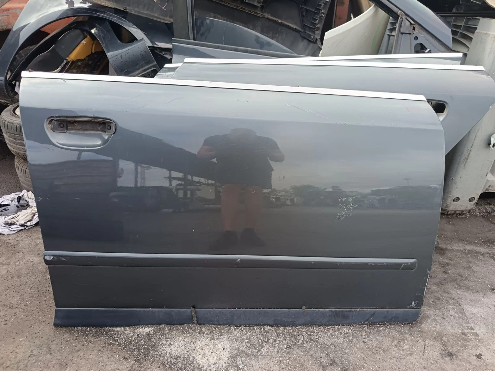 Foto de PUERTA DELANTERA DERECHA AUDI A4 BERLINA (8E) 1.9 TDI (131 CV / 96 KW)