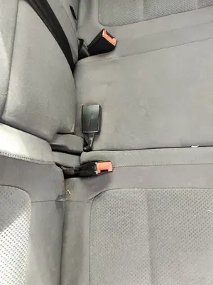 Foto de ENGANCHE CINTURON TRASERO CENTRAL VOLKSWAGEN GOLF PLUS V (5M1) 1.9 TDI (105 CV / 77 KW)