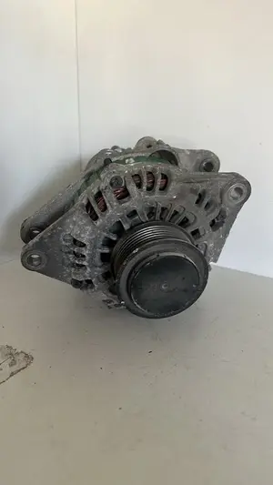 Foto de ALTERNADOR KIA SORENTO (BL) 2.5 CRDi CAT (140 CV / 103 KW) foto 2