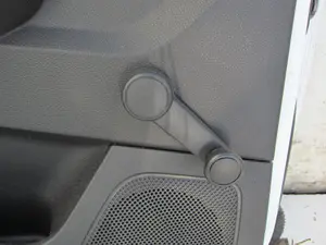 Foto de MANETA ELEVALUNAS TRASERA IZQUIERDA FORD FOCUS SPORTBREAK (CB8) 1.6 TDCi CAT (95 CV / 70 KW)