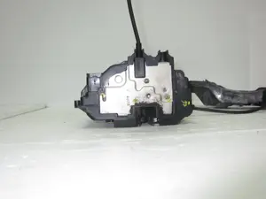 Foto de CERRADURA PUERTA DELANTERA DERECHA RENAULT MEGANE III BERLINA 5P 1.2 TCE (132 CV / 97 KW) referencia 805020001R foto 5