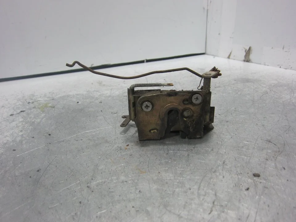 Foto de CERRADURA PUERTA DELANTERA DERECHA OPEL SENATOR A 2.5 (136 CV / 100 KW) referencia 7997422