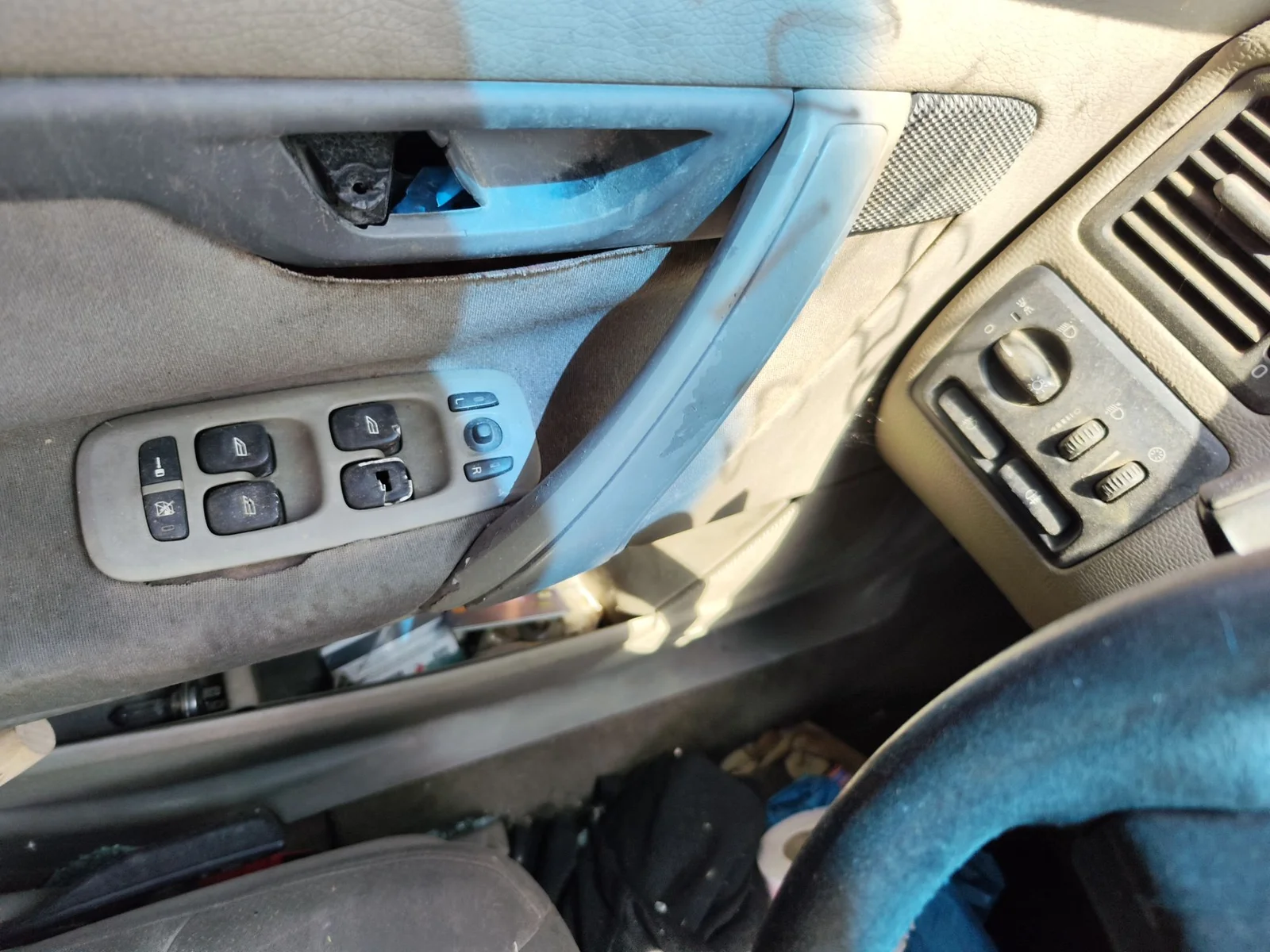 Foto de CENTRALITA CONFORT VOLVO S60 BERLINA 2.4 Diesel (126 CV / 93 KW)