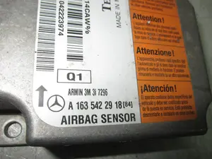 Foto de CENTRALITA AIRBAG MERCEDES-BENZ CLASE ML (BM 163) 3.7 V6 CAT (245 CV / 180 KW) referencia A1635422918 foto 3