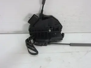 Foto de CERRADURA PUERTA DELANTERA IZQUIERDA FORD FOCUS SPORTBREAK (CB8) 1.6 TDCi CAT (95 CV / 70 KW) referencia BM5AA211813DE