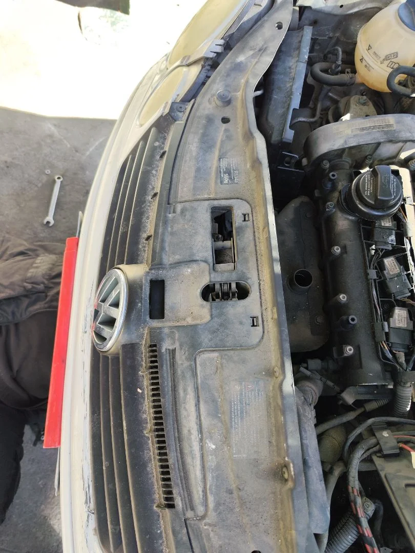 Foto de REFUERZO PARAGOLPES DELANTERO VOLKSWAGEN POLO IV (9N1) 1.4 16V (75 CV / 55 KW)