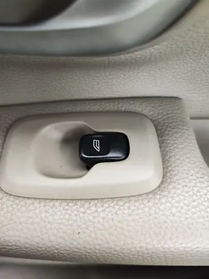 Foto de MANDO ELEVALUNAS TRASERO DERECHO VOLVO S80 BERLINA 2.4 Diesel (131 CV / 96 KW)