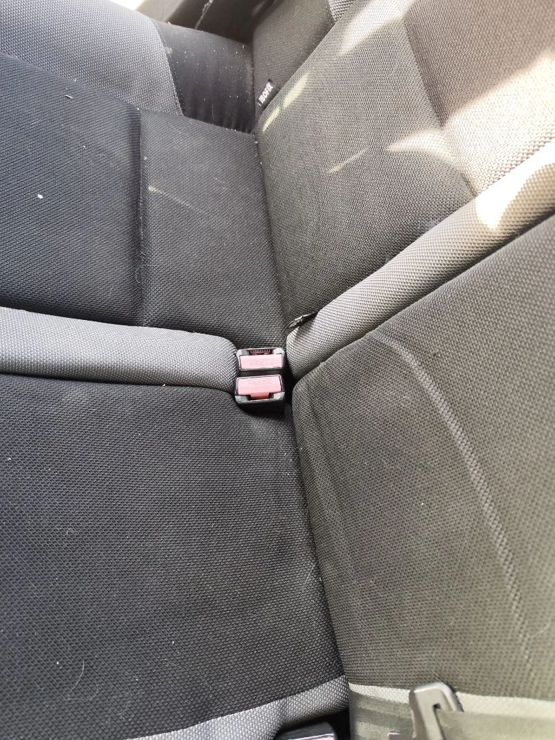 Foto de ENGANCHE CINTURON TRASERO DERECHO PEUGEOT 207 1.4 HDi (68 CV / 50 KW)