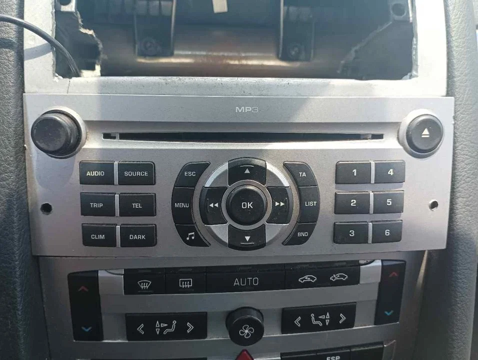 Foto de SISTEMA AUDIO / RADIO CD PEUGEOT 407 SW 2.0 16V HDi FAP (140 CV / 103 KW) referencia 9664636277