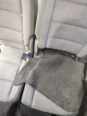 Foto de ENGANCHE CINTURON TRASERO IZQUIERDO VOLKSWAGEN TOURAN (1T1) 1.9 TDI (105 CV / 77 KW)