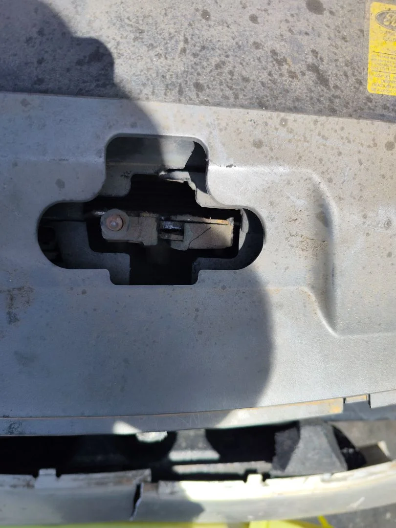 Foto de CERRADURA CAPO FORD MONDEO BERLINA (GE) 2.0 TDCi CAT (131 CV / 96 KW)