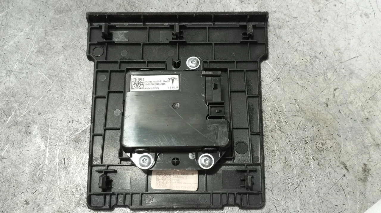 Foto de MODULO ELECTRONICO TESLA MODEL 3 eléctrico 258 kW (cont. 153 kW) (350 CV / 258 KW) referencia 1755200-00-B