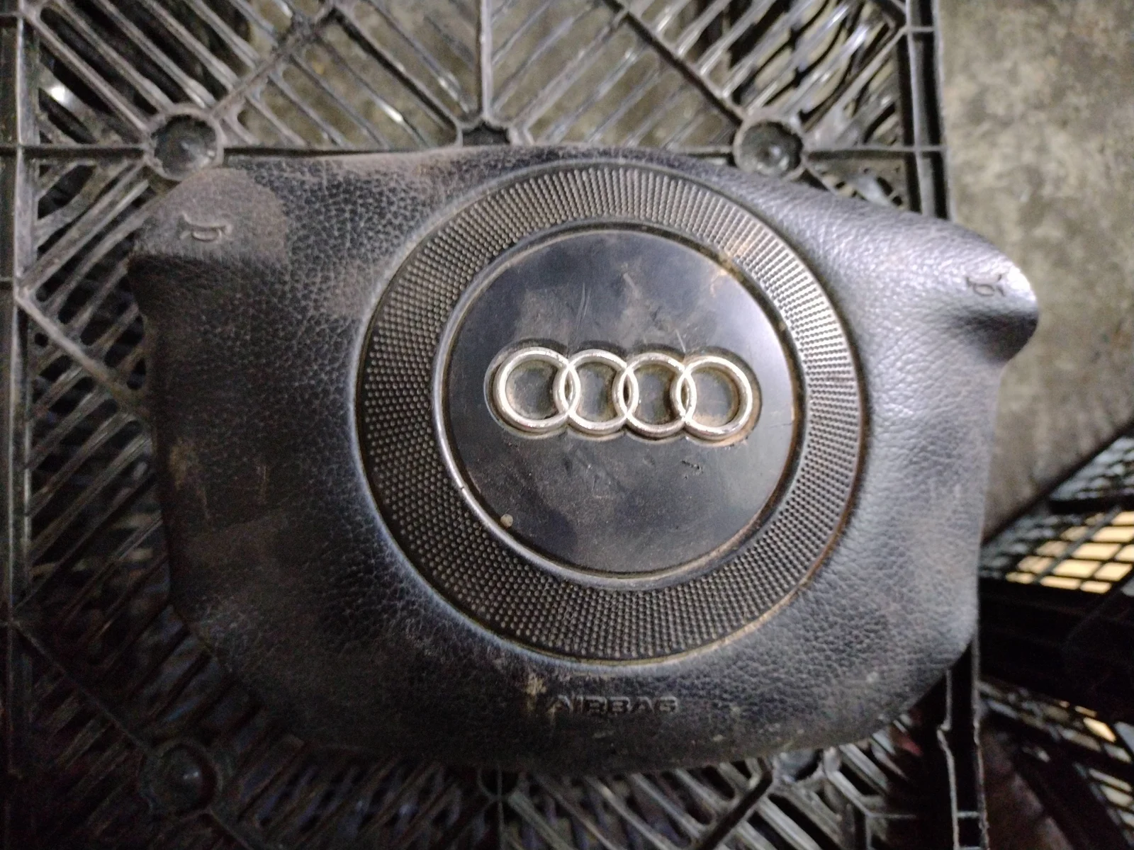 Foto de AIRBAG DELANTERO IZQUIERDO AUDI A6 BERLINA (4B2) referencia 4B0880201Q